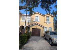 913 Sw 151 Place, Miami