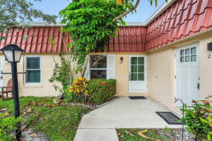 289 Cape Cod Circle, Lake Worth