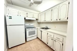 563 Fanshaw N, Boca Raton, FL 33434 - MLS#R11117156