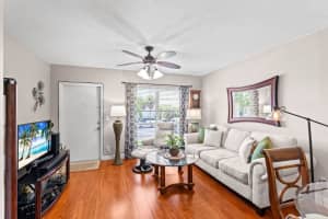 309 Circle 202 Drive S 202, Boynton Beach