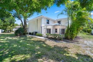 1536 N Lawnwood Circle 3, Fort Pierce