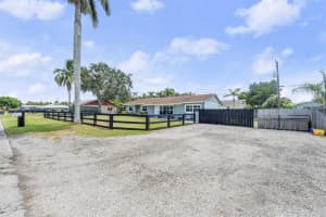 9182 Lantern Drive, Lake Worth, FL 33467 - MLS#R11117290