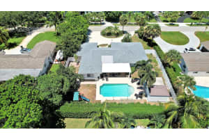335 Country Club Drive, Tequesta, FL 33469 Sold 10/23/25