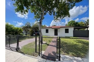 830 Nw 131st Street, North Miami