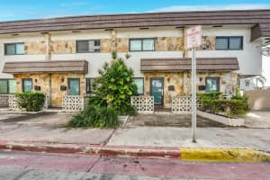 300 80th Street, Miami Beach, FL 33141 - MLS#R11117388