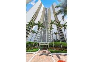 3000 N Ocean Drive 9a, Singer Island, FL 33404 - MLS#R11117393