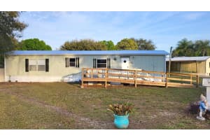1111 10th Street, Okeechobee