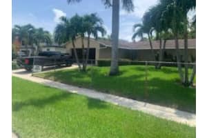 1489 N Mangonia Circle, West Palm Beach, FL 33401 - MLS#R11117590
