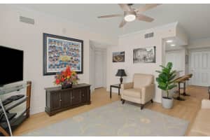 600 S Dixie Hwy 735 Highway 735, West Palm Beach, FL 33401 - MLS#R11117642