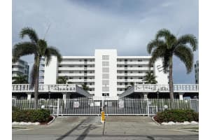 401 Lake Shore Drive 801, Lake Park