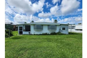 10 San Juan Lane, Port Saint Lucie, FL 34952 - MLS#R11117648