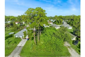 1145 10th Court SW, Vero Beach, FL 32962 - MLS#R11117688