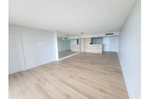 2425 Presidential Way, West Palm Beach, FL 33401 - MLS#R11117690