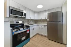 2213 Ne 1st Court 204, Boynton Beach