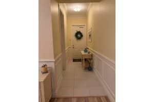 27 Harbour Isles Drive W 105, Fort Pierce