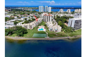 372 Golfview Road 403, North Palm Beach