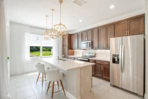 587 Sanderling Circle, Deerfield Beach, FL 33442 - MLS#R11117793