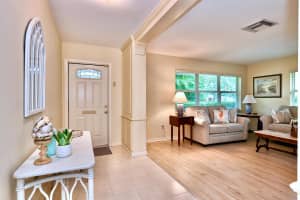 129 Alhambra Place, West Palm Beach, FL 33405 - MLS#R11117817