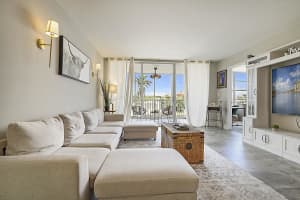 3180 Ne 48th Court 210, Lighthouse Point