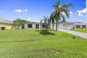 5208 NW Edgarton Terrace, Port Saint Lucie, FL 34983 - MLS#R11117836