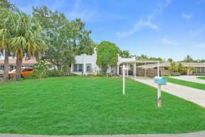 413 SE Hibiscus Avenue, Stuart, FL 34996 - MLS#R11117887