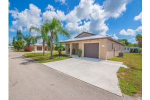 16 Alhambra S, Port Saint Lucie, FL 34952 Sold 10/15/25
