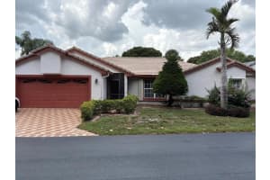 19 Lawrence Lake Drive, Boynton Beach