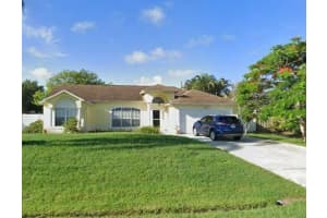 922 Se Candle Avenue, Port Saint Lucie