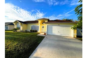 922 SE Candle Avenue, Port Saint Lucie, FL 34983 Sold 12/05/25