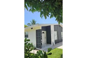 2016 Dock Street, West Palm Beach, FL 33401 - MLS#R11118027