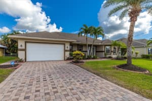 5446 NW Edgewater Avenue, Port Saint Lucie, FL 34987 - MLS#R11118079