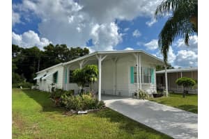 8 E Novedades, Port Saint Lucie