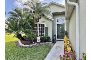 527 SE 38th Avenue, Okeechobee, FL 34974 - MLS#R11118178