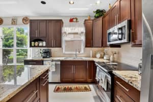 21196 Via Ventura, Boca Raton, FL 33433 - MLS#R11118188