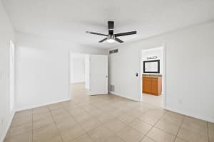 639 Executive Center Drive O-105, West Palm Beach, FL 33401 - MLS#R11118199