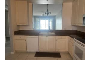 31 Harbour Isle Drive W 303, Fort Pierce, FL 34949 - MLS#R11118208