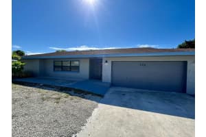 356 SE Prima Vista Boulevard, Port St Lucie, FL 34983 - MLS#R11118233