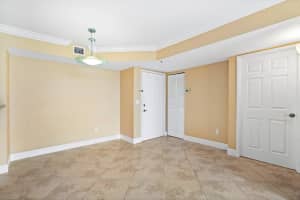 135 Yacht Club Way 206, Hypoluxo, FL 33462 - MLS#R11118269