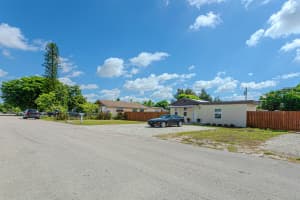 696 Neptune Street, West Palm Beach, FL 33406 Sold 10/03/25