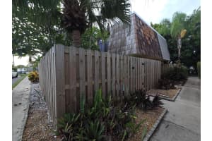 1170 6th Avenue 3a, Vero Beach, FL 32960 - MLS#R11118354