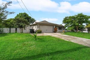480 SW Lakehurst Drive, Port St Lucie, FL 34983 - MLS#R11118531