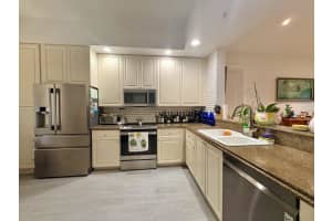 28 Harbour Isle Drive W 1, Fort Pierce, FL 34949 - MLS#R11118634