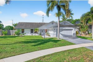 25 Cedar Circle, Boynton Beach