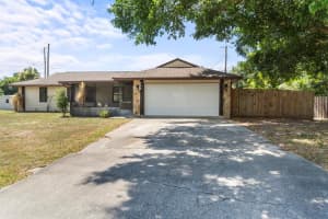 450 Columbus Street E, Sebastian, FL 32958 Sold 10/31/25