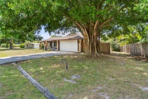 450 Columbus Street E, Sebastian, FL 32958 Sold 10/31/25