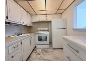 22 Waltham A, West Palm Beach, FL 33417 - MLS#R11118658
