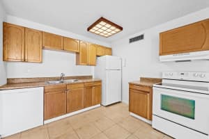 641 Executive Center Drive P104, West Palm Beach, FL 33401 - MLS#R11118706