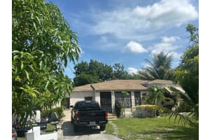565 Nw 143rd Street, Miami