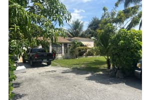 565 143rd Street, Miami, FL 33168 - MLS#R11118707