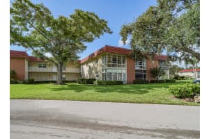98 Spring Lake Drive 205, Vero Beach, FL 32962 - MLS#R11118714
